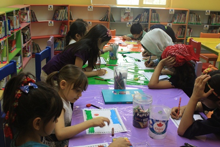 مسابقه نقاشی در کتابخانه مرکزی خوزستان