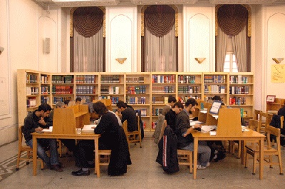 هدیه کتابخانه حسینیه ارشاد به رتبه های زیر هزار آزمون سراسری دانشگاهها