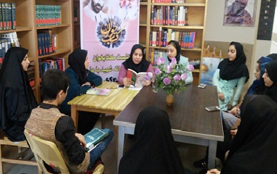 دهمین نشست کتابخوان کتابخانه‌ای در کتابخانه شهید چمران نسیم شهر تهران