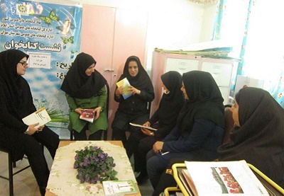نشست کتابخوان مدرسه ای در کتابخانه عمومی شهر مهران ایلام برگزار شد.