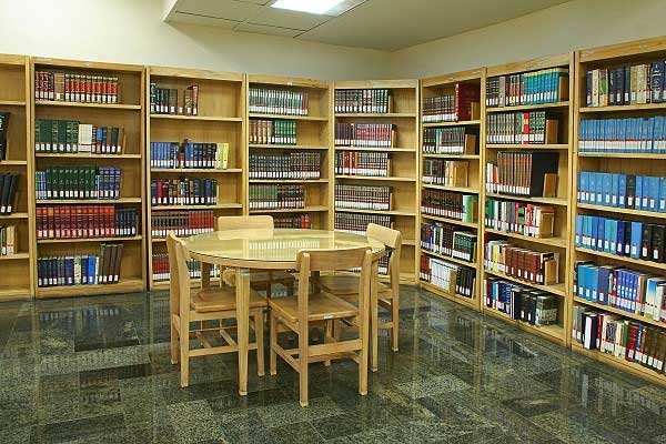  بنیاد برکت در روستای مزرعه امام شهرستان نایین کتابخانه احداث می‌کند