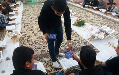 برگزاری مسابقه جشنواره کتابخوانی رضوی  با حضور اعضای داوطلب جمعیت هلال احمر