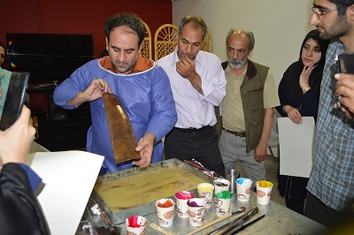 ​کارگاه ساخت کاغذ ابری در کتابخانه و موزه ملی ملک برگزار شد
