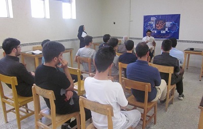 کتاب‌خوان «غدیر» در کتابخانه شهید بهشتی خمین برگزار شد
