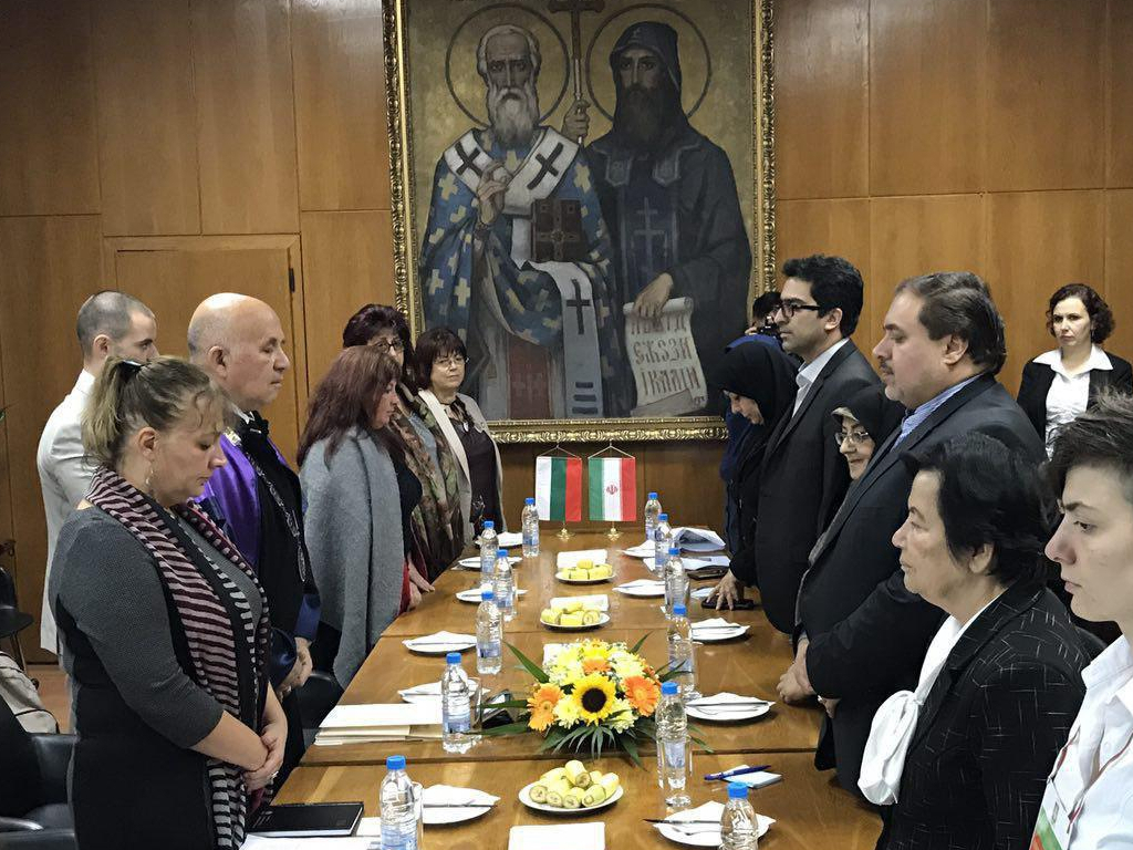 دیدار اشرف بروجردی با هیات رئیسه دانشگاه کتابداری و فناوری اطلاعات بلغارستان