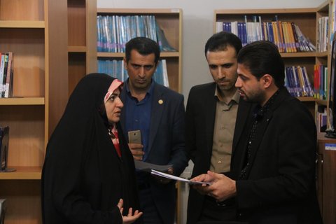  بازدید مدیرکل مازندران از کتابخانه های استان