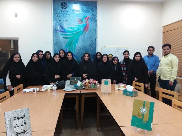 برگزاری مسابقه مشاعره در کتابخانه عمومی پانزده خرداد پیشوا