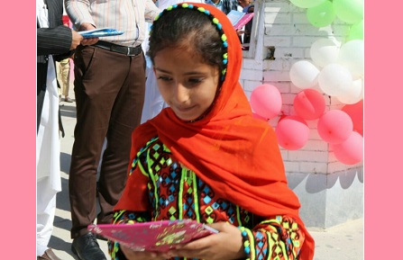 برگزاری مسابقه کتابخوانی بین کودکان روستای رمین شهر چابهار