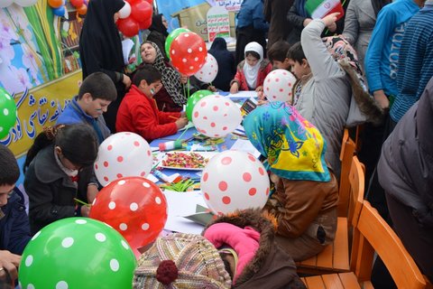 استقبال چشمگیر کودکان از غرفه «کتاب و کودک» اداره کتابخانه های عمومی استان کرمانشاه