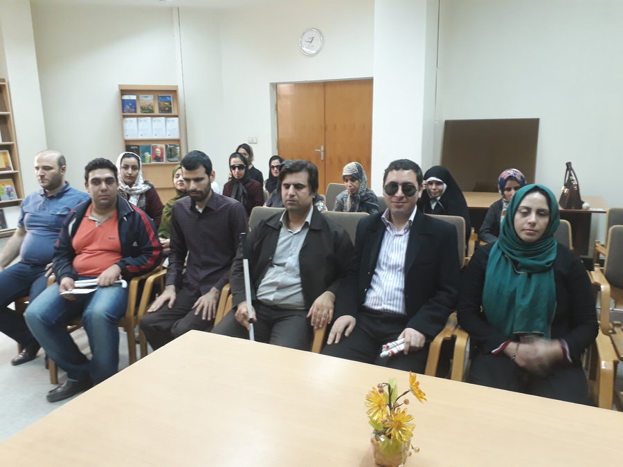 بخش نابینایان کتابخانه مرکزی خوزستان میزبان کتاب‌خوان انقلاب شد