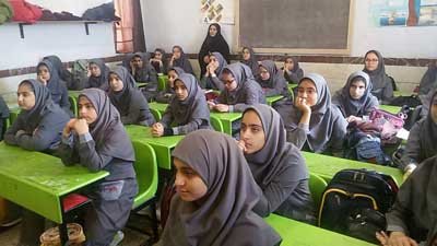 مدرسه گلستان ولایت خرمشهر در استان خوزستان میزبان نشست کتاب‌خوان شد
