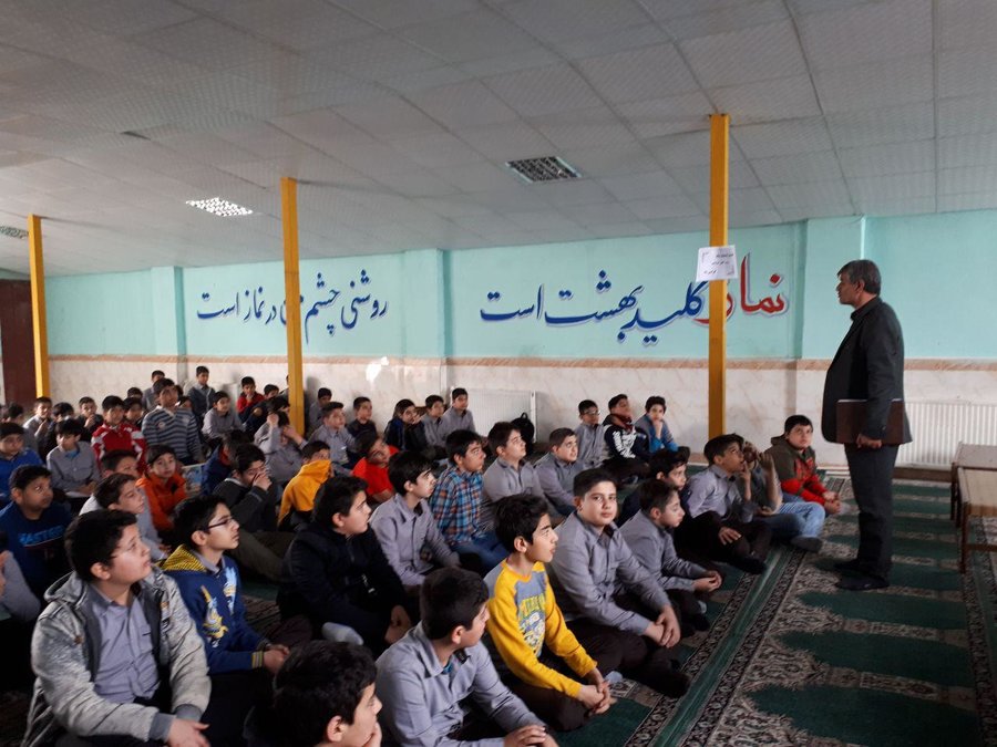 برگزاری نشست کتاب خوان مدرسه ای در مدرسه بهار آزادی فردیس استان البرز