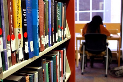 کتابخانه‌های دانشگاهی میلیون‌ها کتاب را دور می‌ریزند