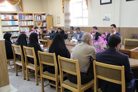 اولین جلسه شورای اداری کتابخانه‌های عمومی استان مرکزی در سال ۹۷ برگزار شد