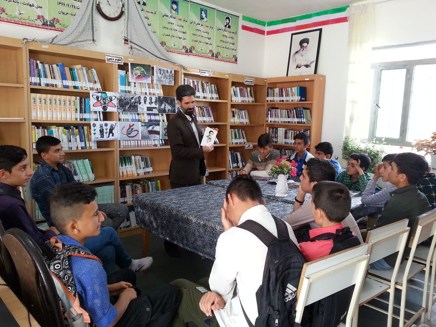 برگزاری نشست «معرفی کتاب» در کتابخانه عمومی شهدای زیرتنگ استان ایلام