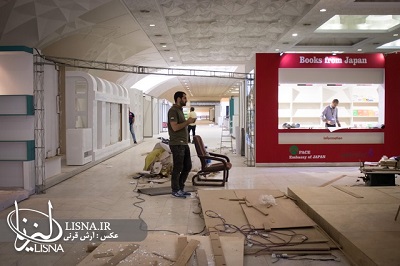 گزارش تصویری آماده سازی غرفه‌های سی و یکمین نمایشگاه بین‌المللی کتاب تهران
