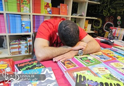 حاشیه های نمایشگاه کتاب تهران از نگاه لیزنا +عکس
