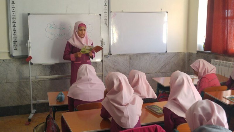 برپایی سه نشست کتاب‌خوان با حضور دانش‌آموزان مدرسه هفت تیر داران اصفهان