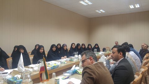 نشست هم‌اندیشی مدیرکل کتابخانه‌های عمومی استان قم با مسئولان کتابخانه‌های عمومی