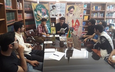 برگزاری نشست کتاب‌خوان در کتابخانه عمومی علامه طباطبایی تبریز در آذربایجان شرقی