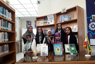 برگزاری نشست کتاب‌خوان با موضوع حجاب اسلامی در شهر فرمهین استان مرکزی