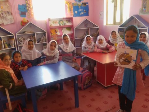 اشتیاق حضور در کتابخانه در فصل سرما با گرمای کتاب در روستای چری خراسان شمالی