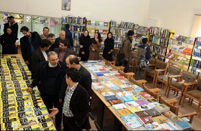 نمایشگاه کتب تخصصی دانشگاهی لاتین و فارسی در اردبیل