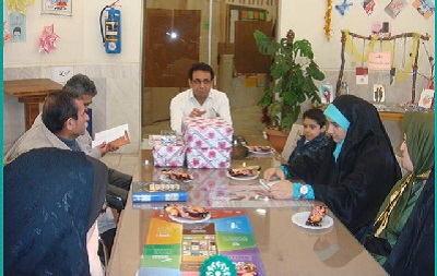 نشست کتاب‌خوان در کتابخانه عمومی حضرت ولیعصر(عج) شهر ساوه 