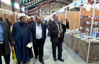 بازدید مدیرکل کتابخانه های استان تهران از نمایشگاه کتاب بهارستان