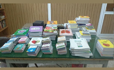 اهدای بیش از 200 نسخه کتاب  به کتابخانه عمومی  اردل چهارمحال بختیاری