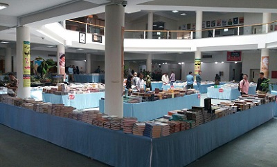 نمایشگاه کتاب «یار مطهر» در اهواز با حضور معاون سیاسی و اجتماعی استانداری افتتاح شد