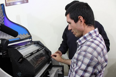 دو دستگاه چاپگر بریل «بصیر» در بخش نابینایان کتابخانه امام علی(ع) یزد راه‌اندازی شد