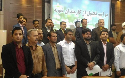 انتخاب مسئول کتابخانه عمومی عطا ملک جوینی نقاب به‌عنوان کارمند نمونه