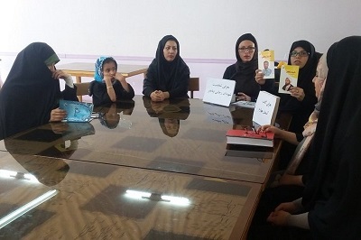 جمعخوانی کتابهای «شهید رجایی» و «شهید باهنر» در کتابخانه اشراق دلیجان مرکزی جمعخوانی کتابهای «شهید رجایی» و «شهید باهنر» در کتابخانه اشراق دلیجان مرکزی