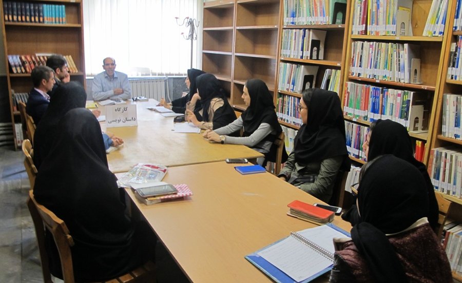 کارگاه آموزش داستان‌نویسی در کتابخانه عمومی شهدای فرهنگی آذرشهر آذربایجان شرقی