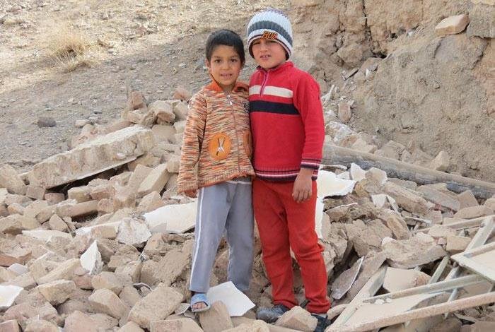 ارسال بسته های ویژه کتاب و اسباب بازی برای کودکان زلزله زده استان کرمانشاه