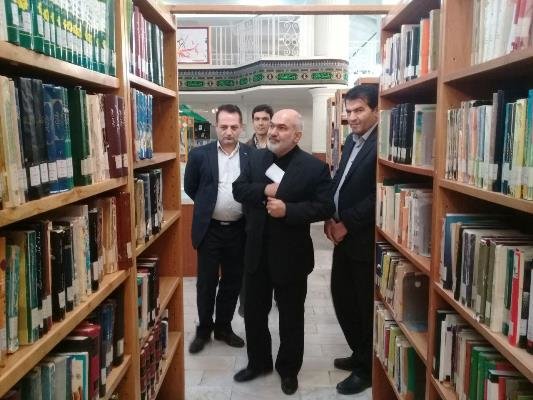 دبیر شورای فرهنگ عمومی کشور از کتابخانه مولوی شهرکرد بازدید کرد 