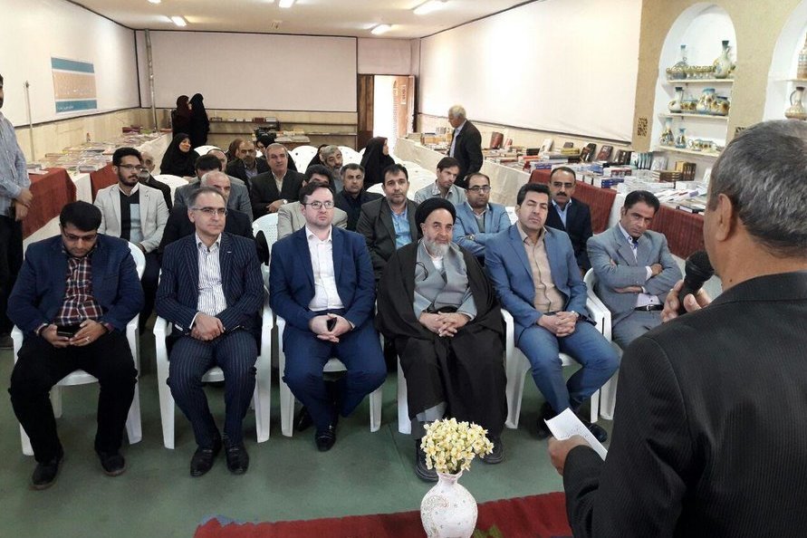 افتتاح نمایشگاه کتاب در خانه خورشید شهمیرزاد سمنان 