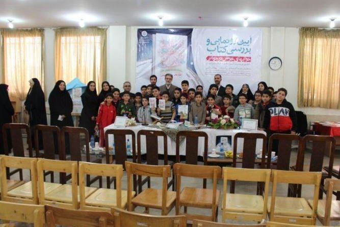 مراسم نقد و بررسی کتاب «خواب‌های خوش نوجوانی» برگزار شد