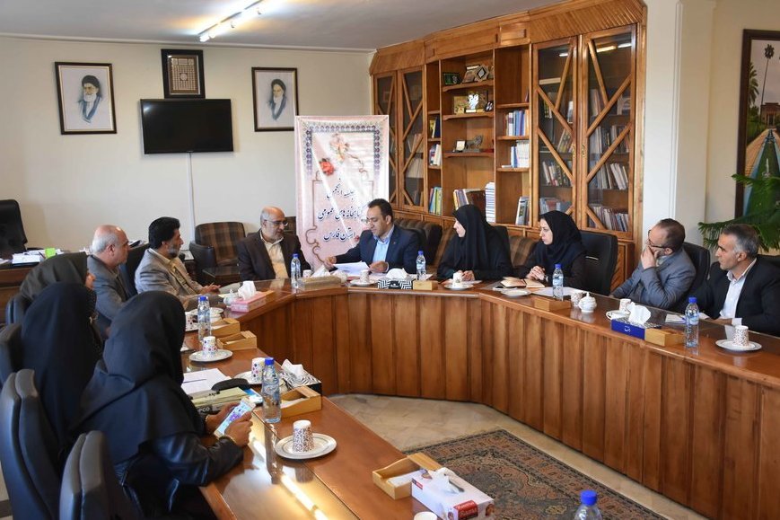 تأکید معاون استاندار فارس بر اختصاص قطعه زمینی جهت احداث کتابخانه مرکزی شیراز تأکید معاون استاندار فارس بر اختصاص قطعه زمینی جهت احداث کتابخانه مرکزی شیراز