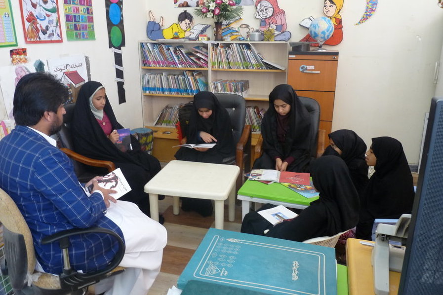 نشست کتاب‌خوان دی‌ماه در سراوان  سیستان و بلوچستان برگزار شد
