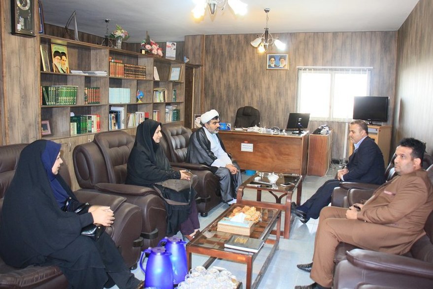  دیدار مدیرکل کتابخانه‌های بوشهر با مسئول عقیدتی سیاسی پایگاه دریایی