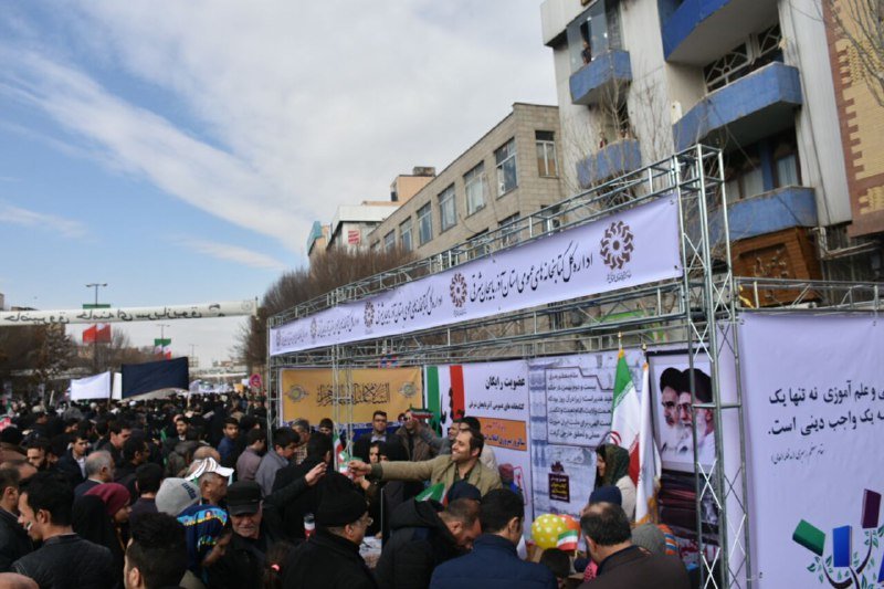 حضور گسترده آحاد مردم انقلابی در غرفه کتابخانه های عمومی آذربایجان شرقی حضور گسترده آحاد مردم انقلابی در غرفه کتابخانه های عمومی آذربایجان شرقی