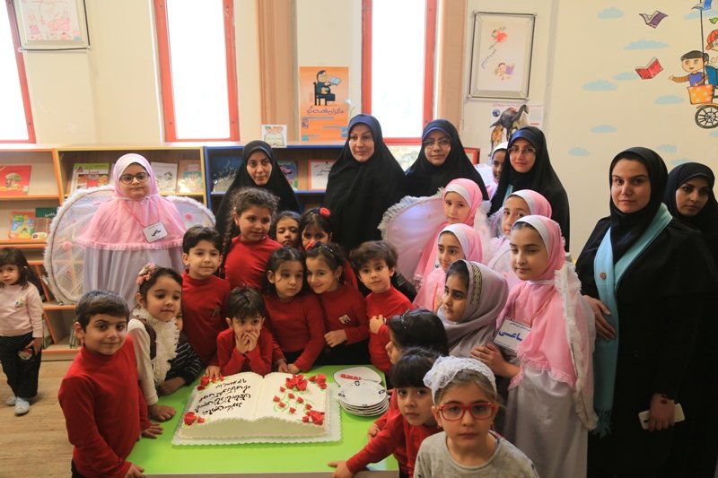 شرکت نماینده مردم قزوین در کتابخانه گردی شرکت نماینده مردم قزوین در کتابخانه گردی