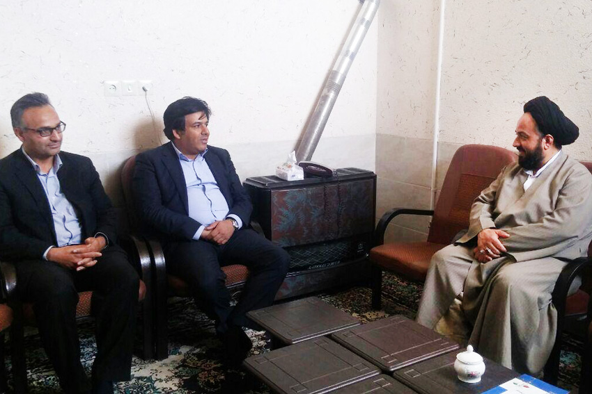 تاکید امام جمعه زارچ استان یزد به ارتباط با کتاب و کتابخانه تاکید امام جمعه زارچ استان یزد به ارتباط با کتاب و کتابخانه