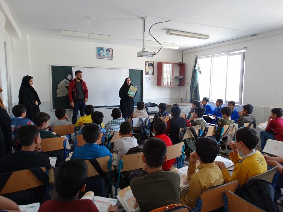 اجرای برنامه های کتا ب خوانی در مدارس پارس آباد استان اردبیل