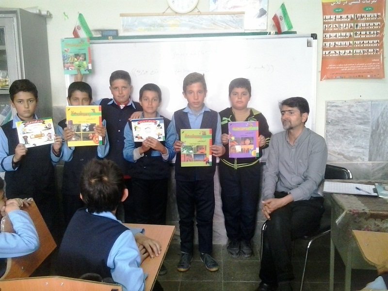 نشست کتاب‌خوان در مدرسه ولیعصر(عج) گلپایگان استان اصفهان برگزار شد