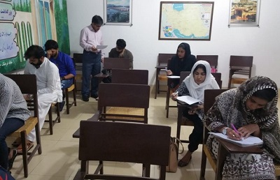 آزمون نهایی دوره بهاره آموزش زبان فارسی در لاهور برگزار شد