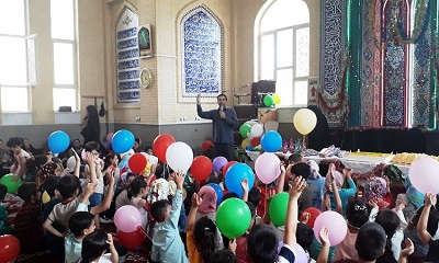 استقبال کودکان عضو کتابخانه عمومی الزهرا(س) در زنجان از جشنواره کتابخوانی رضوی