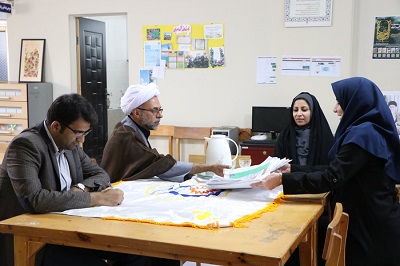 بازدید مدیرکل کتابخانه‌های عمومی استان هرمزگان از کتابخانه‌ای عمومی در بندرعباس